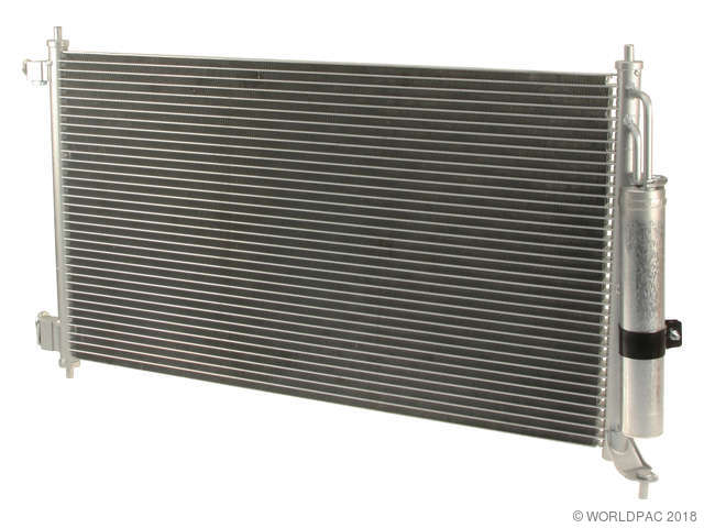 Foto de Condensador de Aire Acondicionado para Nissan Versa 2009 2010 2011 2007 2008 2012 Marca Csf Radiator Nmero de Parte W0133-1923267