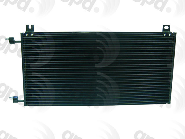 Foto de Condensador de Aire Acondicionado para Cadillac Chevrolet GMC Hummer Marca GLOBAL PARTS Nmero de Parte 3026C