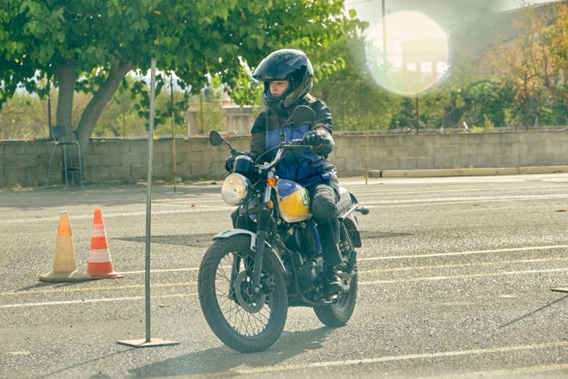 Como manejar una moto de forma segura