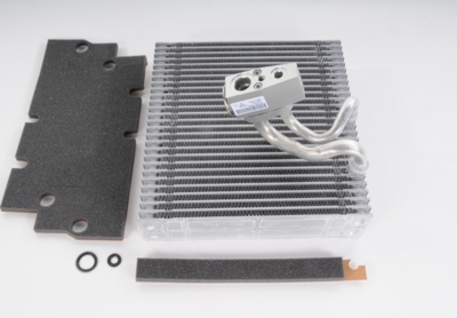 Foto de Kit del nucleo del evaporador del aire acondiciona para Chevrolet Cruze 2012 2015 Marca AC Delco Nmero de Parte #15-63726