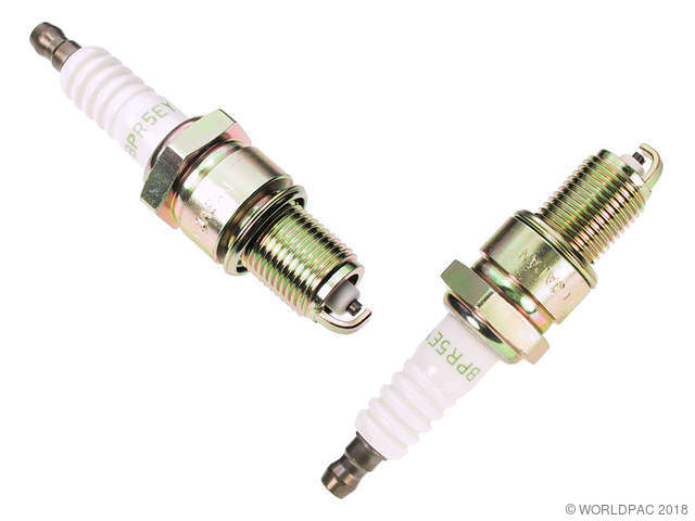 Foto de Buj�a para Land Rover, Suzuki, Nissan, Plymouth, Rolls Royce, Toyota Marca Ngk Stock Numbers N�mero de Parte W0133-1641806