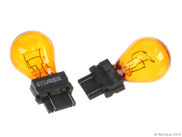 Foto de Bombilla de luz de cruce para Toyota Marca Osram/sylvania N�mero de Parte W0133-1812240