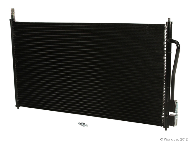 Foto de Condensador de Aire Acondicionado para Ford Focus 2000 2001 2003 2004 2002 Marca American Condenser N�mero de Parte W0133-1908542