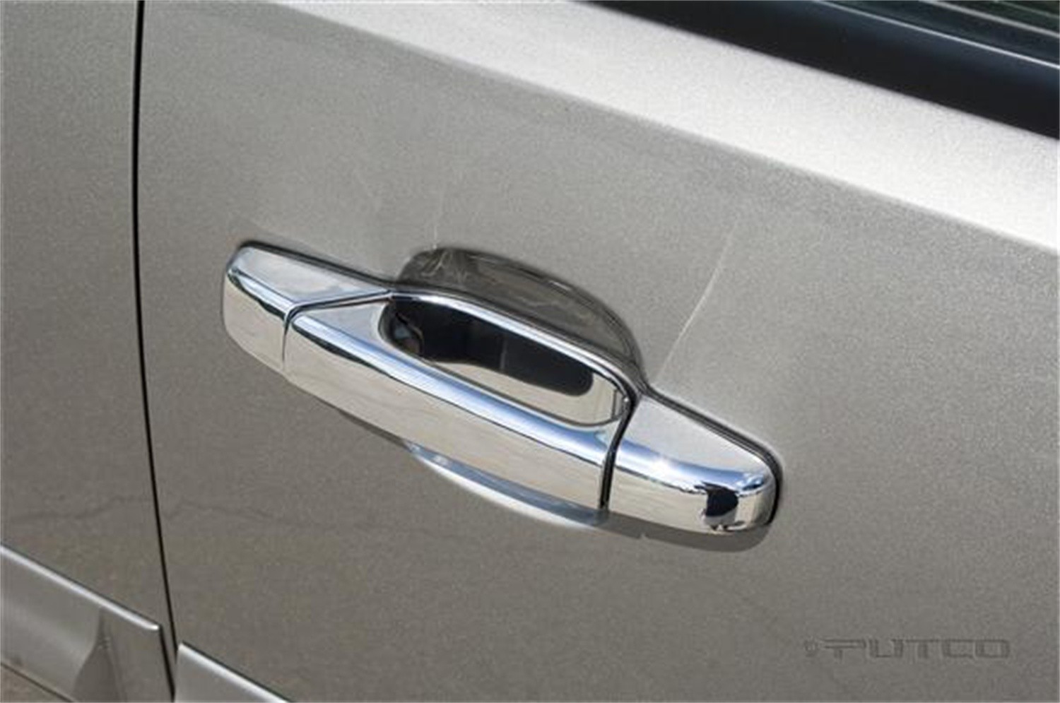 Foto de Cubierta de la manija exterior de la puerta  Chrome para Chevrolet Silverado 1500 2012 Marca PUTCO Nmero de Parte 400036